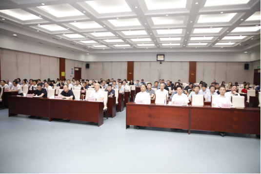 省住建厅组织召开青年干部学习中央城市工作会议精神分享会1